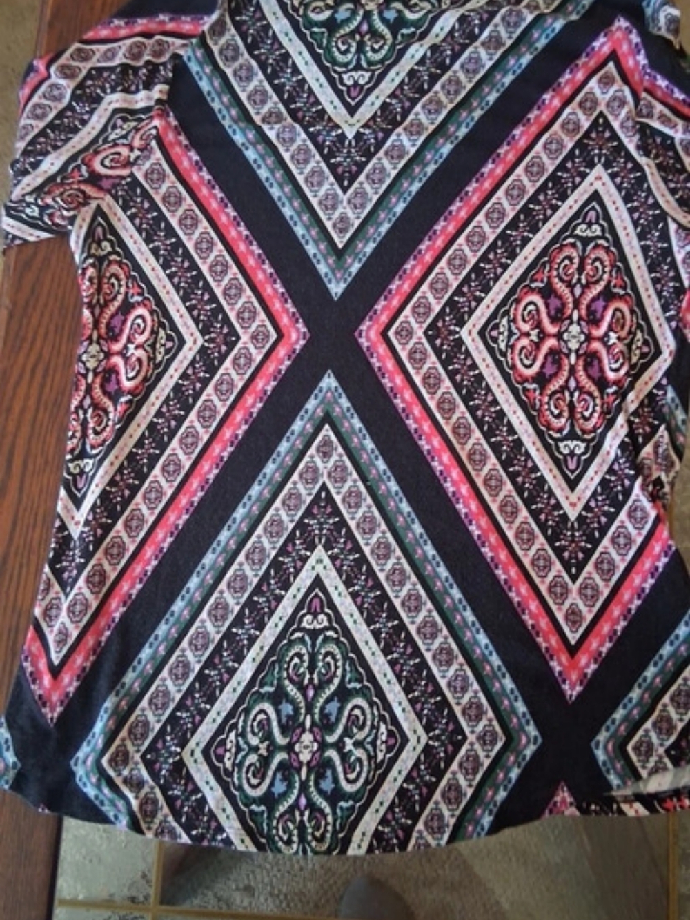 Coomo Geometric Print Blouse in Black & Pink Size Medium - Picture 4 of 6